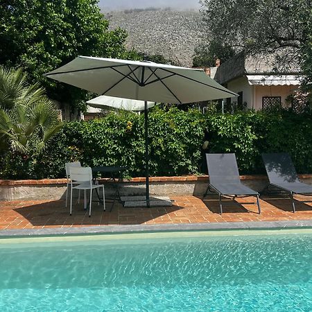 Villa Costanza Мондело Екстериор снимка