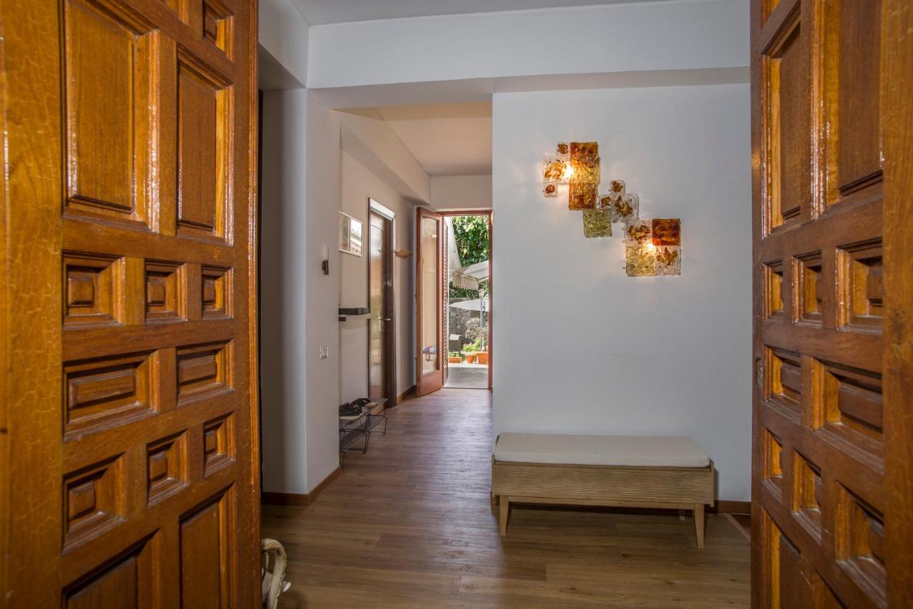 Villa Costanza Мондело Екстериор снимка