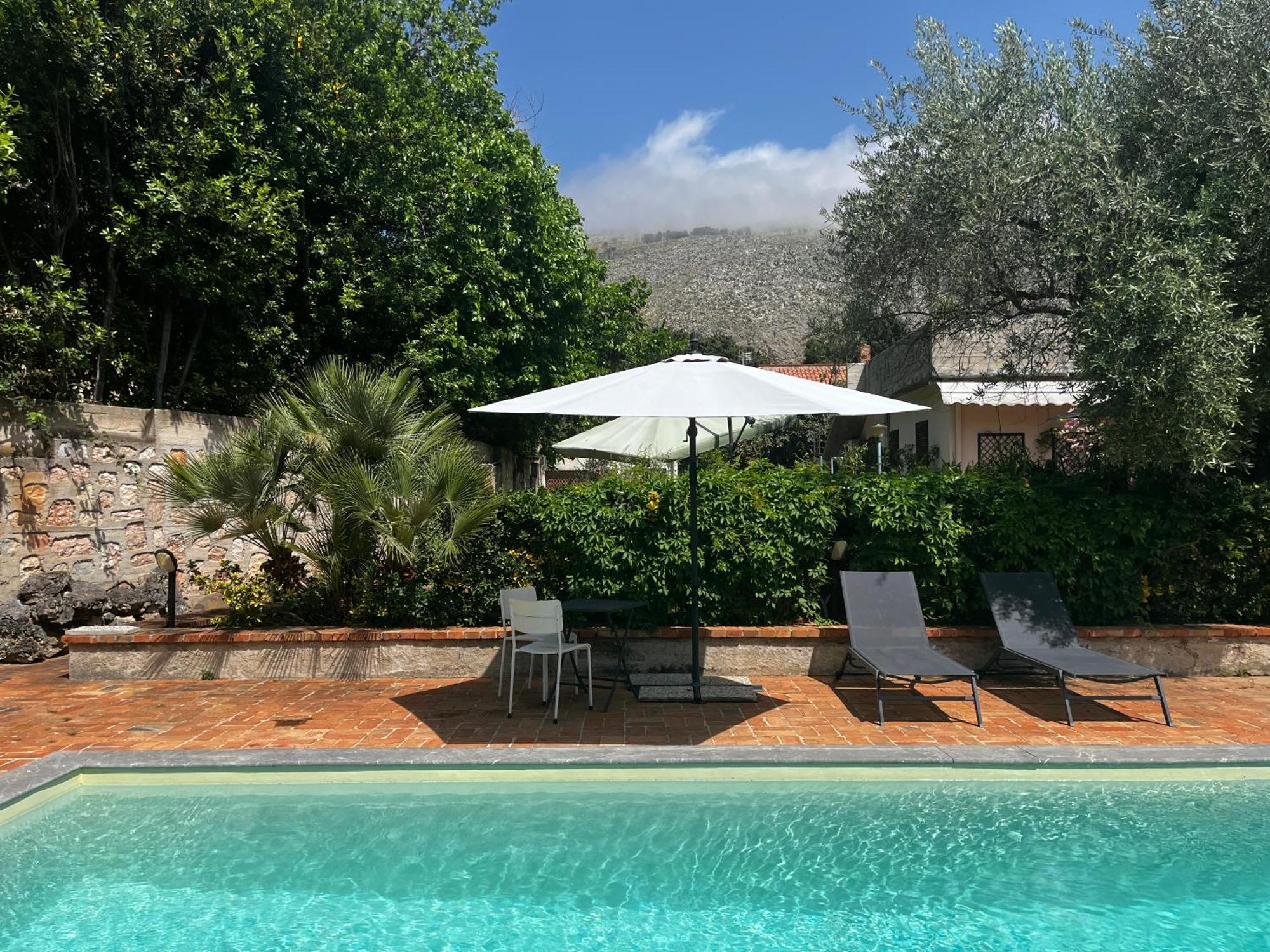 Villa Costanza Мондело Екстериор снимка