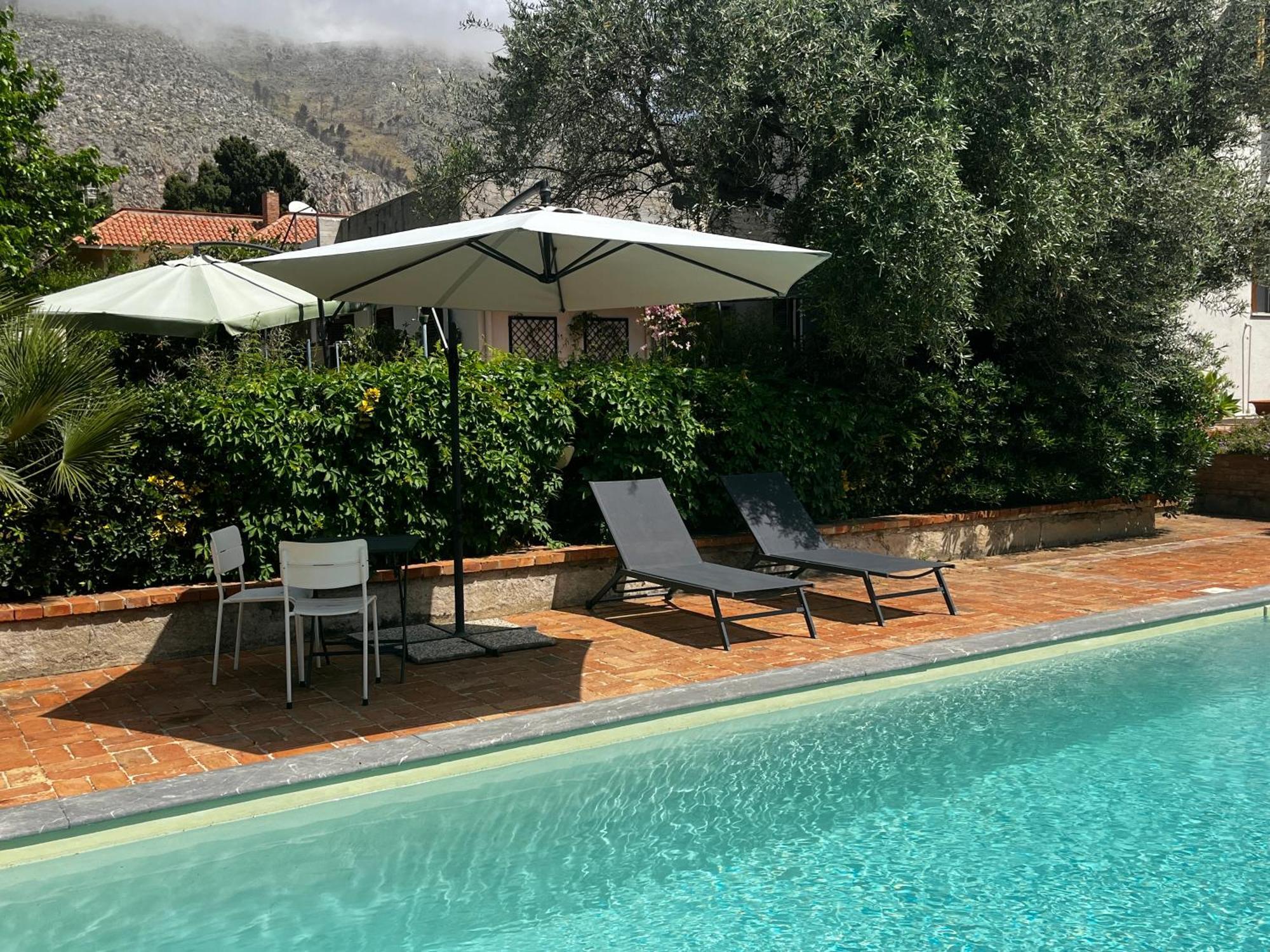 Villa Costanza Мондело Екстериор снимка