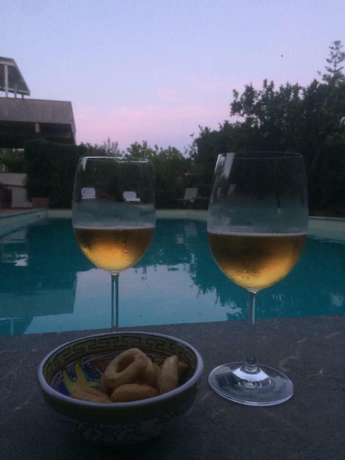 Villa Costanza Мондело Екстериор снимка